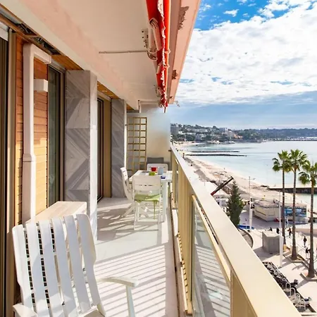 Appartement Air-conditioned With Sea View And At The Foot Of The Beaches Antibes