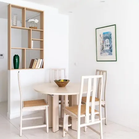 Air-conditioned With Sea View And At The Foot Of The Beaches * 昂蒂布