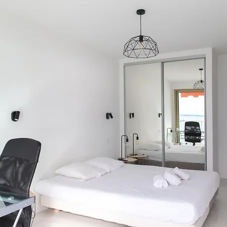 Air-conditioned With Sea View And At The Foot Of The Beaches * 昂蒂布