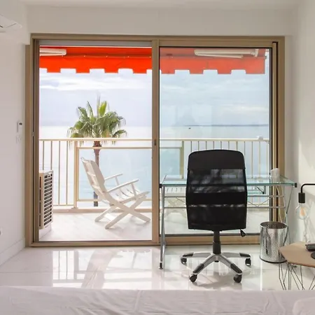 Air-conditioned With Sea View And At The Foot Of The Beaches Antibes
